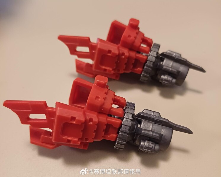Image Of DK 44 102BB Optimus Prime Upgrades In Hand From DNA Design  (6 of 10)